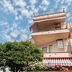 Apartment Comodo Trilocale A - S273 *