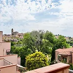 Apartment Comodo Trilocale A - S273 *