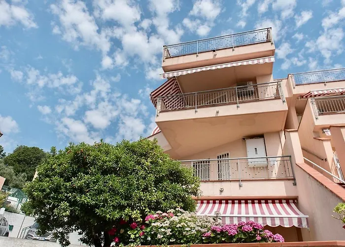 Διαμέρισμα Comodo Trilocale A - S273 *